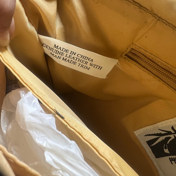 EGO Vintage genuine  Leather Tan Shoulder Bag with Silver Hardware - Picture 9 of 13